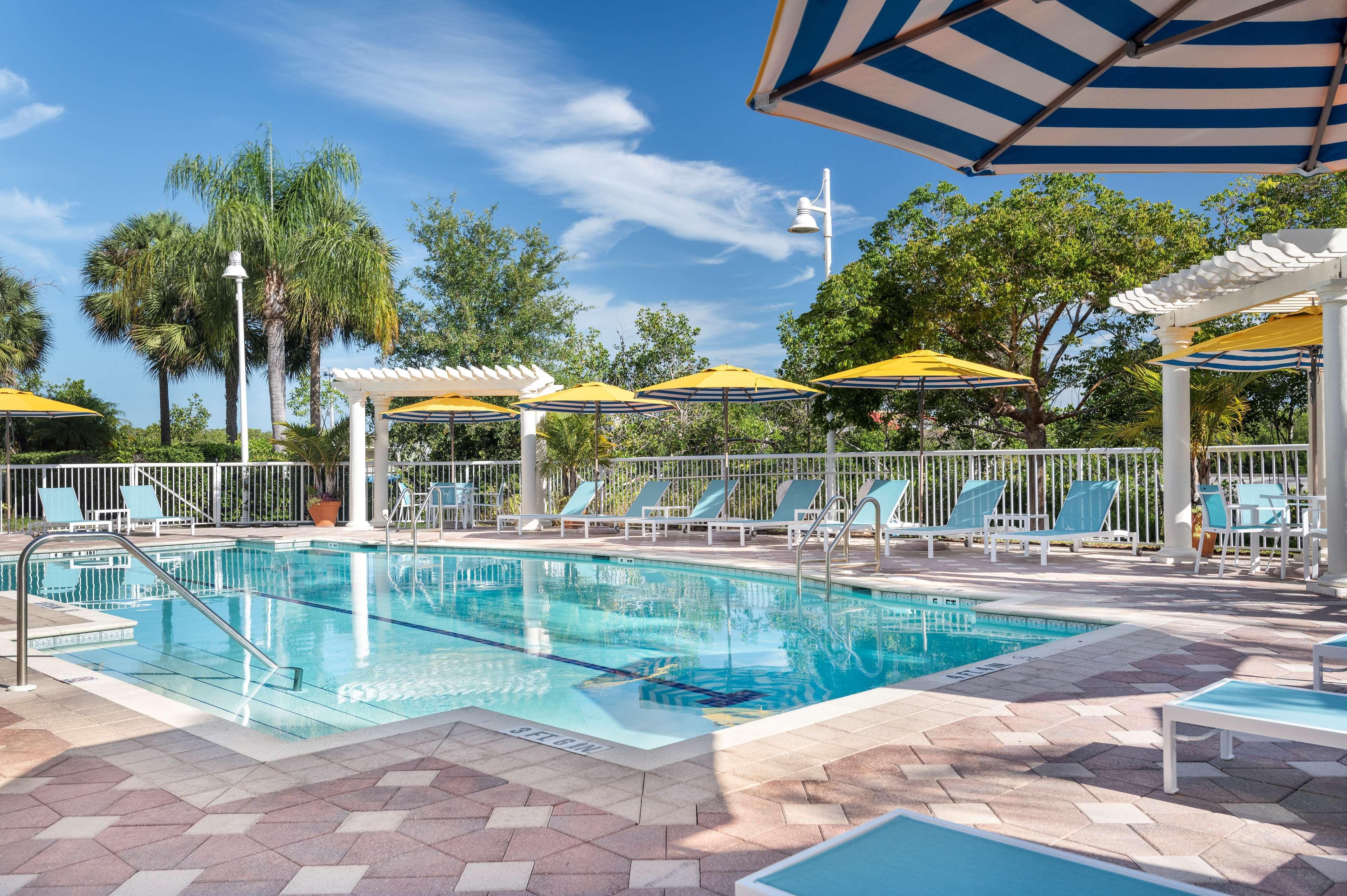 Doubletree Suites By Hilton Naples Naples Park Esterno foto