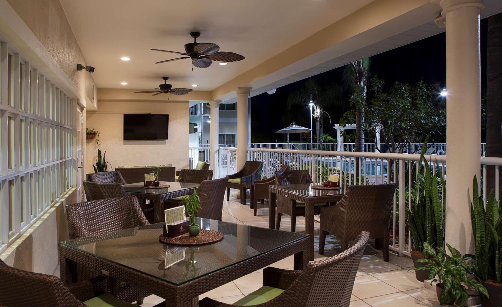 Doubletree Suites By Hilton Naples Naples Park Esterno foto